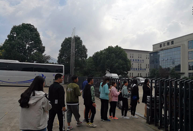 太原科技大学质料科学与工程学院的学员来不朽情缘中厨