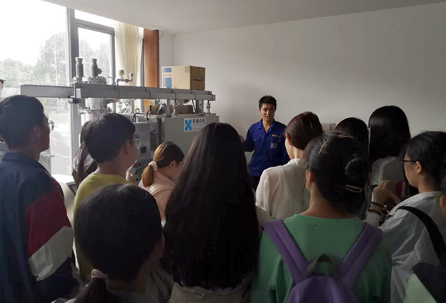 马助明确说中央厨房装备