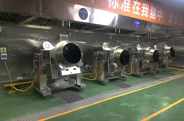 哪吒中央厨房炒菜机械人