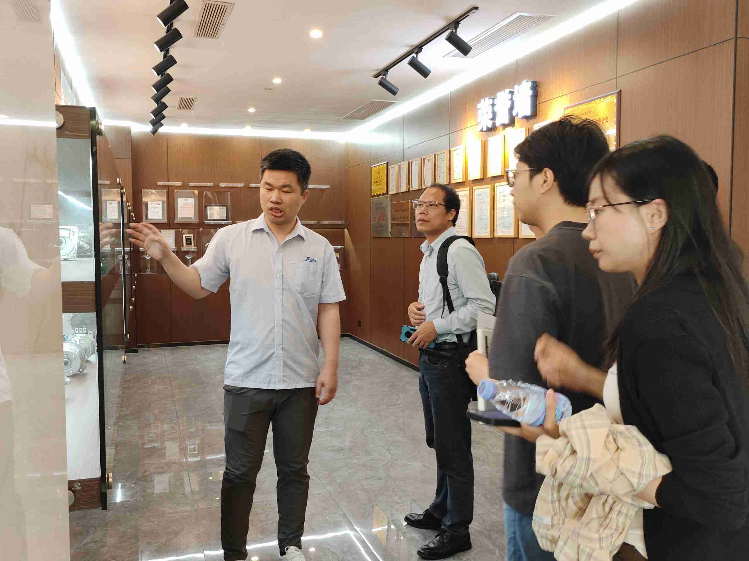 ��ҳ-AG��Ѷ�����˹ٷ���վ